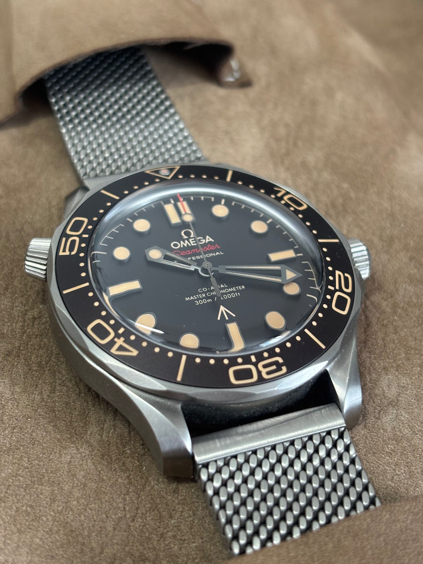Omega Seamaster Diver 300m 'No Time to Die' - 210.90.42.20.01.001