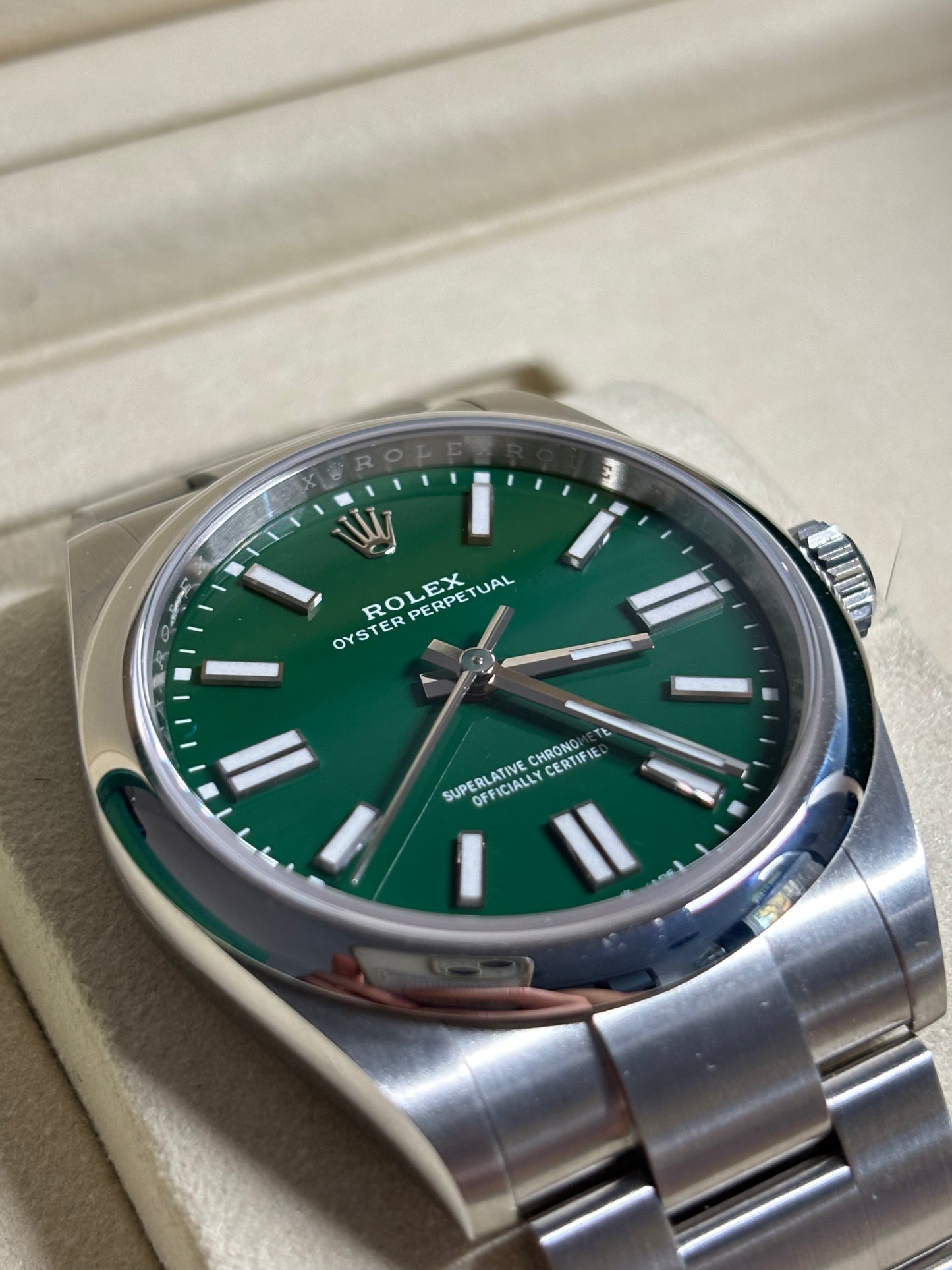 Rolex Oyster Perpetual 'Money Green Dial' - 134300